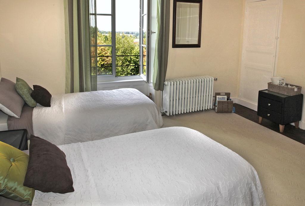 Le Presbytere Bed & Breakfast Saint-Bomer-les-Forges Eksteriør bilde