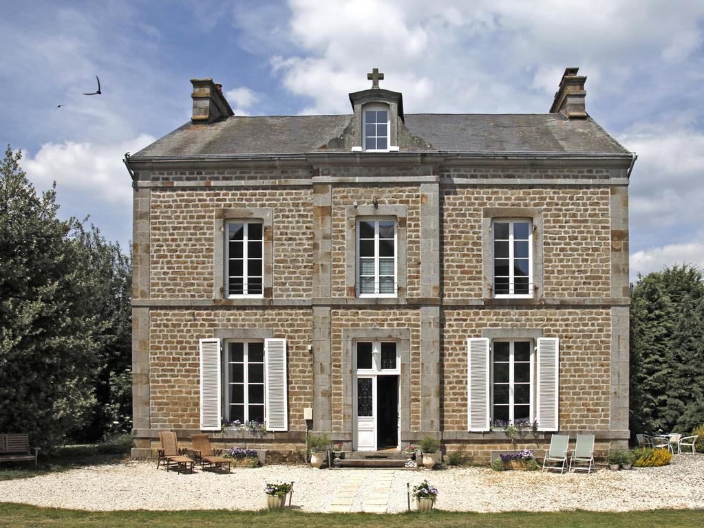 Le Presbytere Bed & Breakfast Saint-Bomer-les-Forges Eksteriør bilde